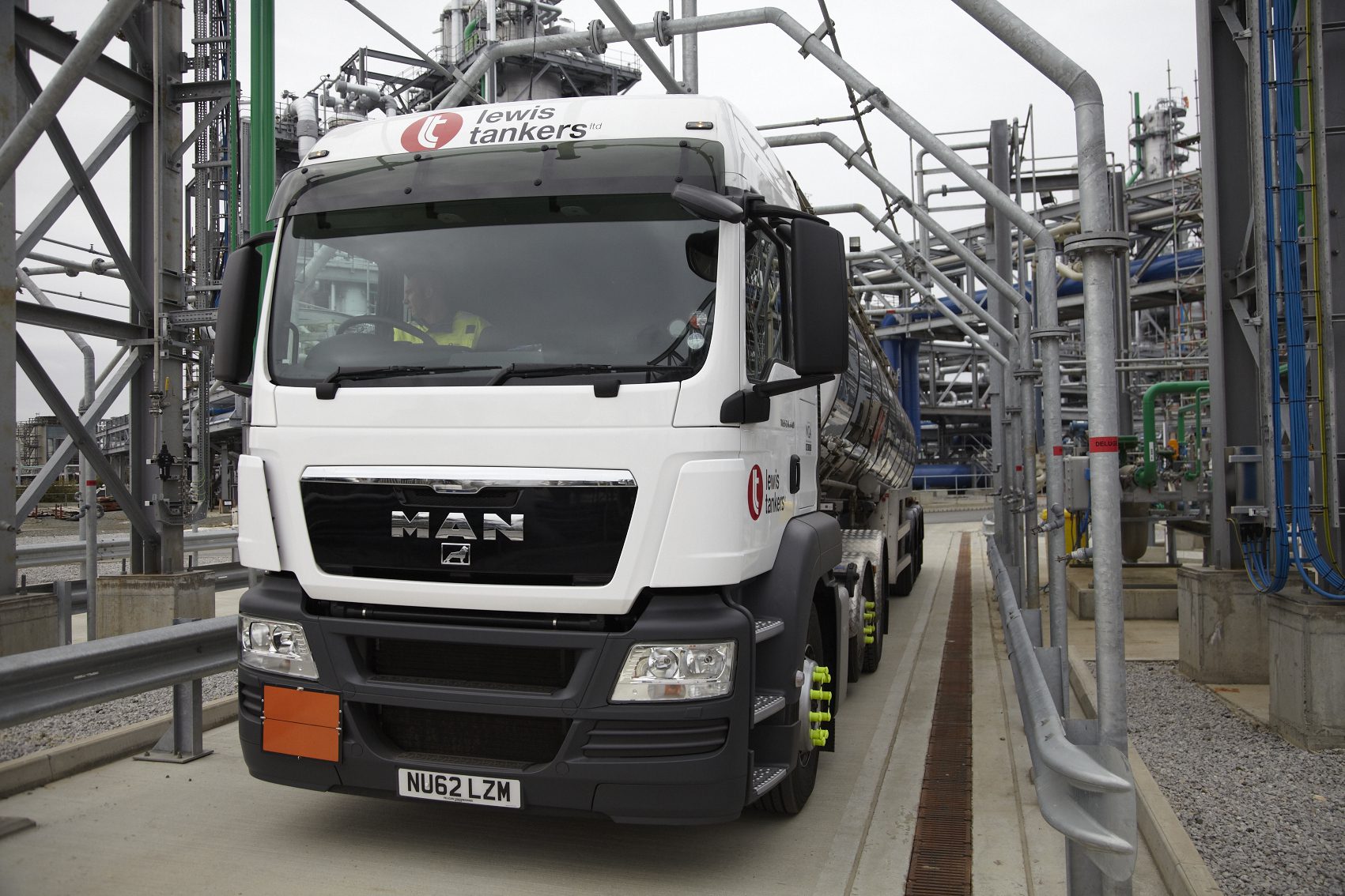 Bioethanol contract for Lewis Bulk Distributor