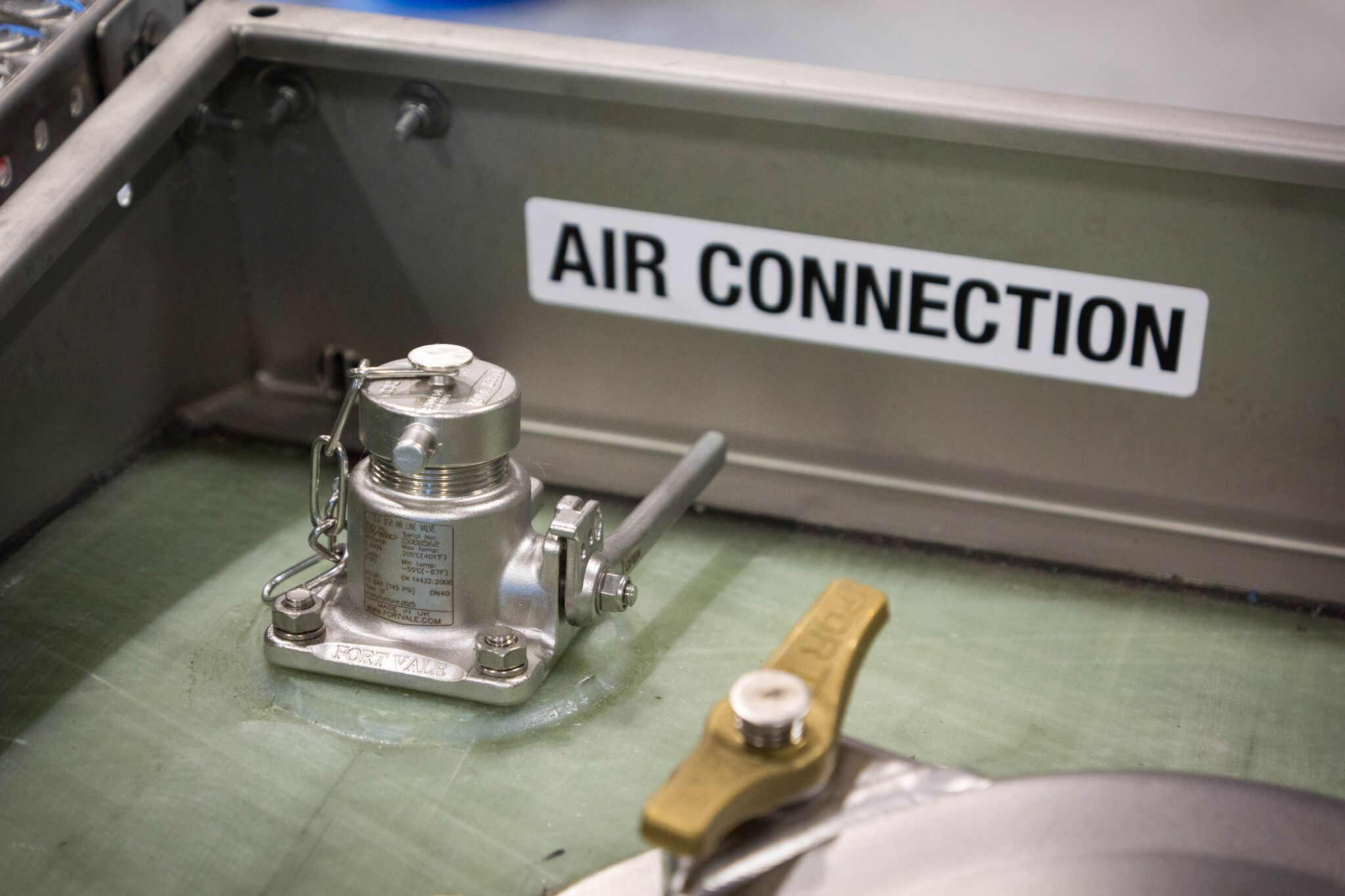 Tankwell present composite tank containers in Amsterdam Bulk Distributor