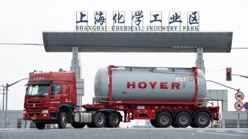 Hoyer tanker in Shanghai