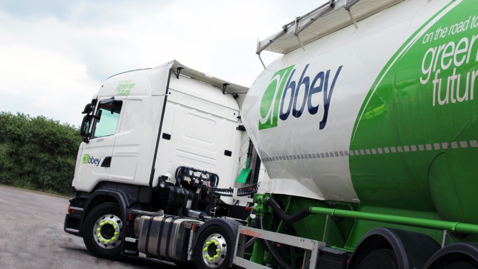 Lhoist UK Extends Bulk Hydrated Lime Transport Contract with Abbey