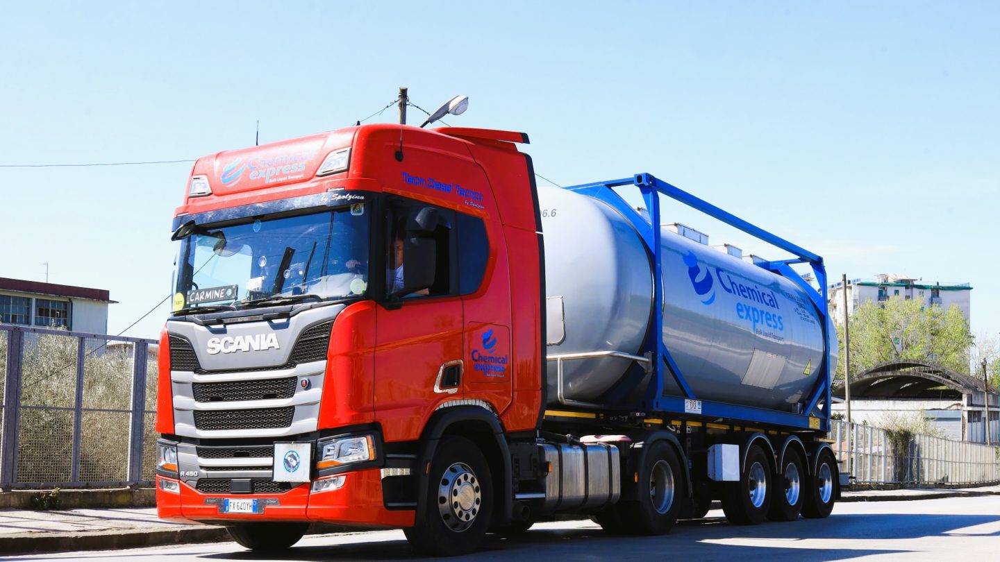 Brand new tanks for chemical express | Bulk Distributor