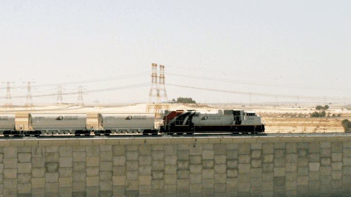 Etihad Rail completes the connection of the railway freight terminal at ICAD in Abu Dhabi with the network’s main line.