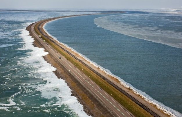 Tidal energy to power a deep-sea automated container terminal capable of processing between 1.5 and 4 million containers annually.