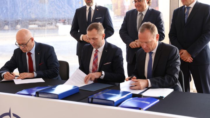 ICTSI has signed a 30-year lease for Baltic container terminal in Poland.