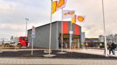 Royal Den Hartogh Logistics and Shell Chemicals Europe have opened a new Logistics Service Center (LSC) at the Shell Energy and Chemicals Park in Rotterdam.