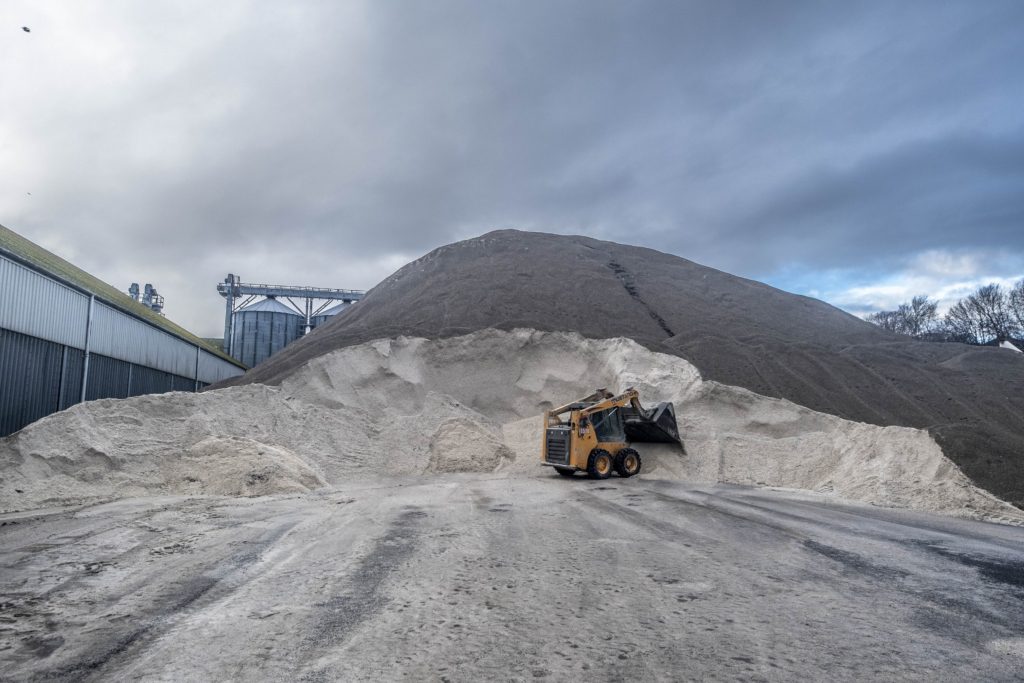 The Port of Dundee’s distribution hub is handling 70,000 tonnes of road salt this year to keep distribution open in Scotland this winter. 