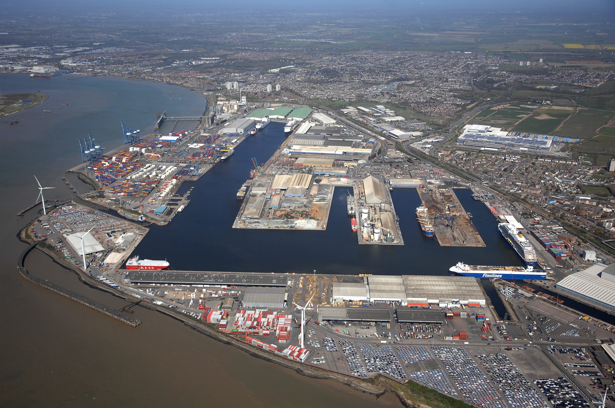 RWE, Mitsui and Port of Tilbury investigate green hydrogen to