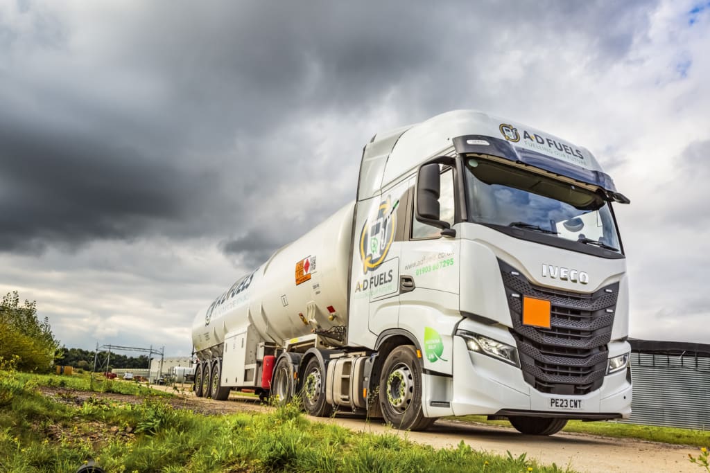 AD Fuels onboards IVECO S-WAY 490 tractor units - Bulk Distributor